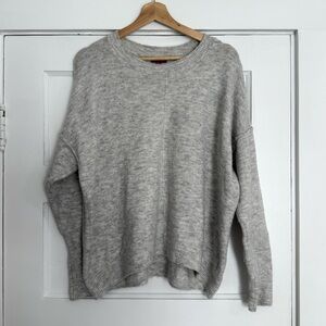 Vince Camuto Gray Crew Neck Sweater Large!